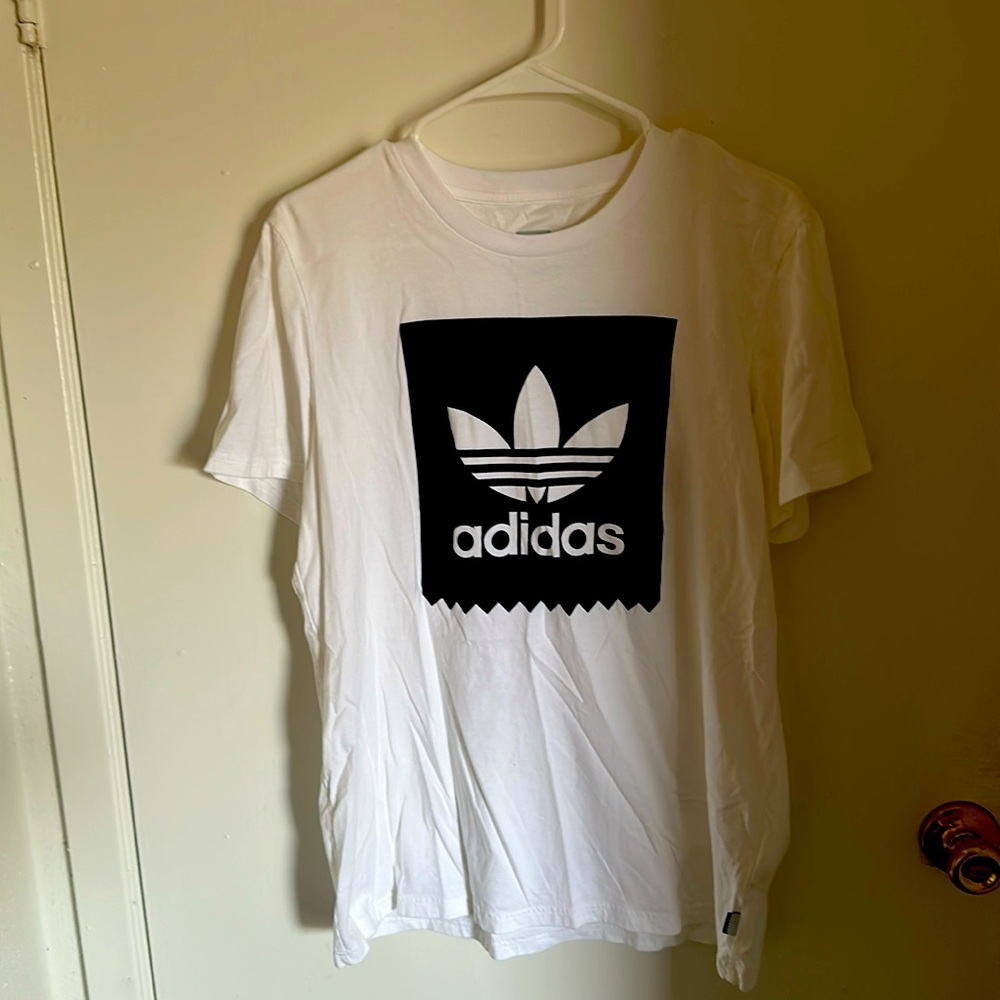 Adidas Skateboarding Logo Tshirt, Men’s Large, white & black, slim fit